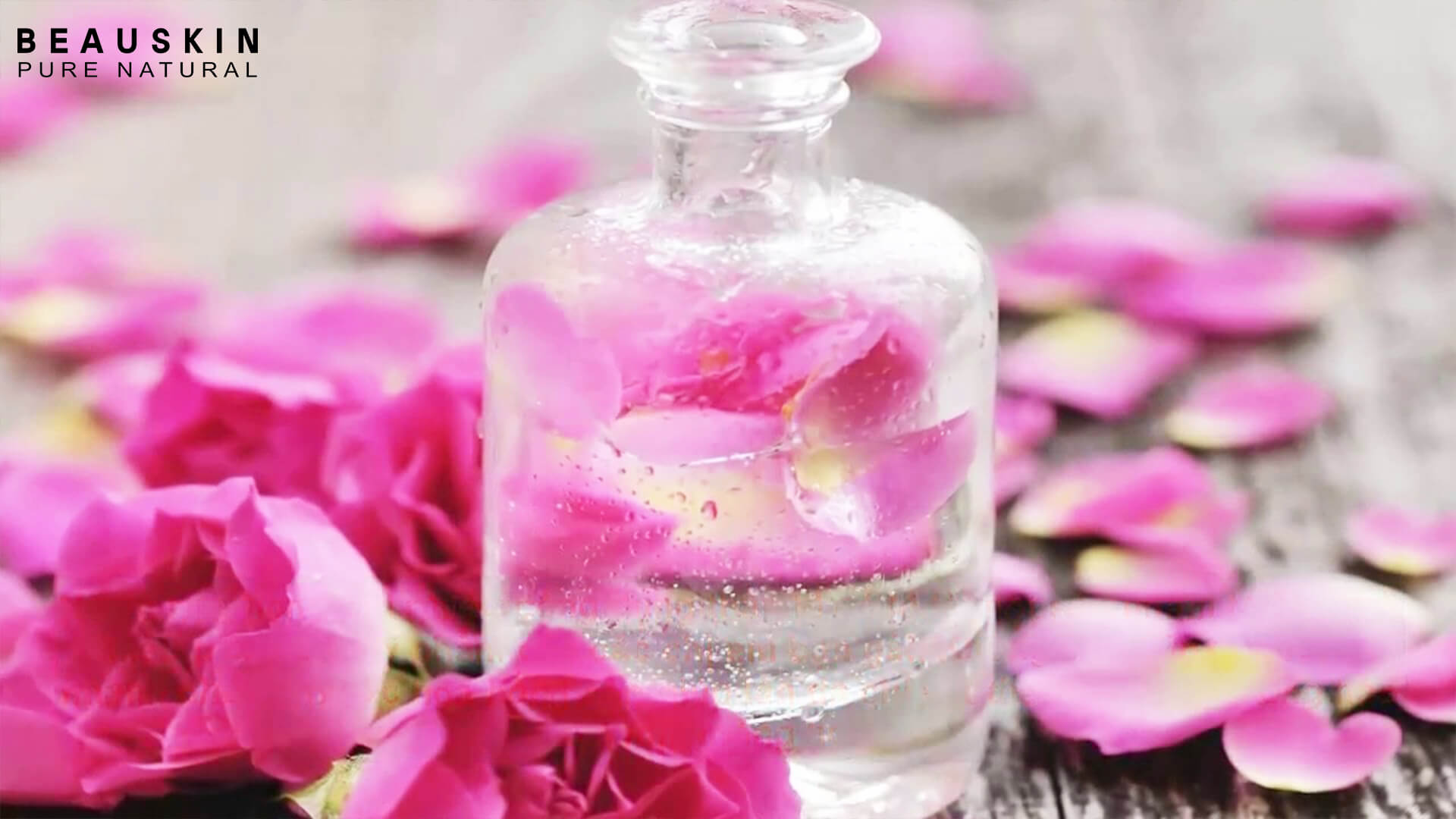 Kết hợp nước hoa hồng trị mụn cùng nguyên liệu thiên nhiên Kết hợp nước hoa hồng trị mụn cùng nguyên liệu thiên nhiên