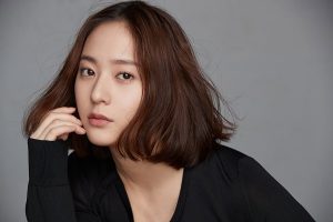 Trang điểm nhẹ nhàng kiểu Hàn Quốc nơi công sở