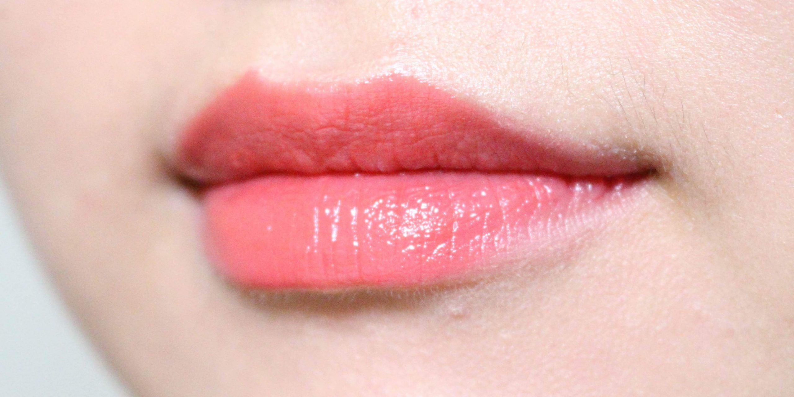 Son môi hồng cam là bước cuối cùng
